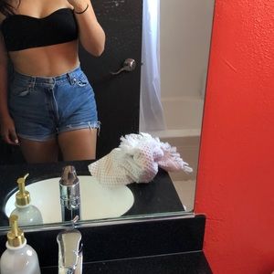 Vintage Levi shorts. Fit size 2-4.